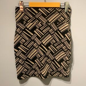 Hot Topic Tan And Black Skirt 10$ or 2 for 15$!